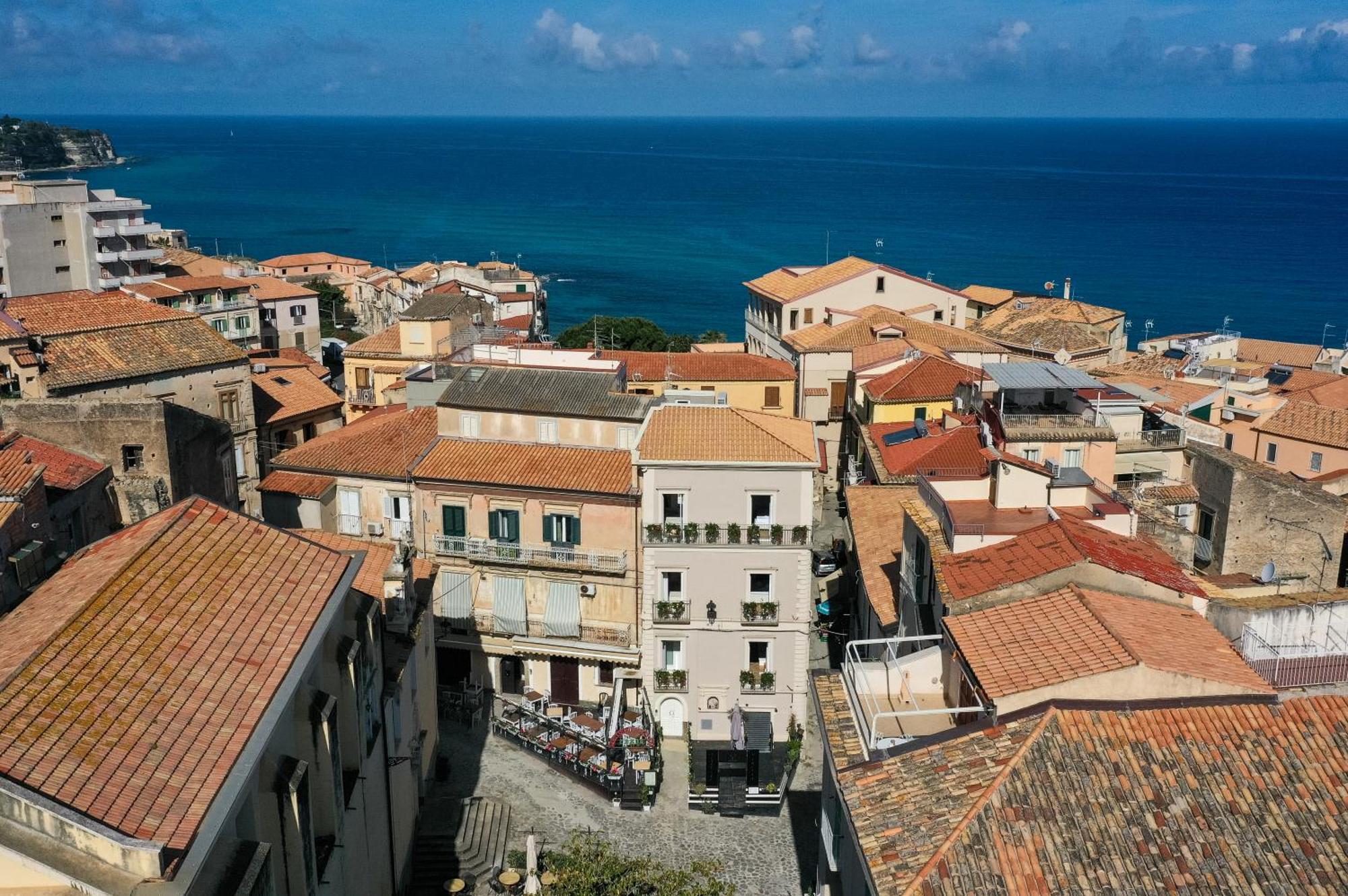 La Divina - Free Parking - Bed & Breakfast Tropea Luaran gambar