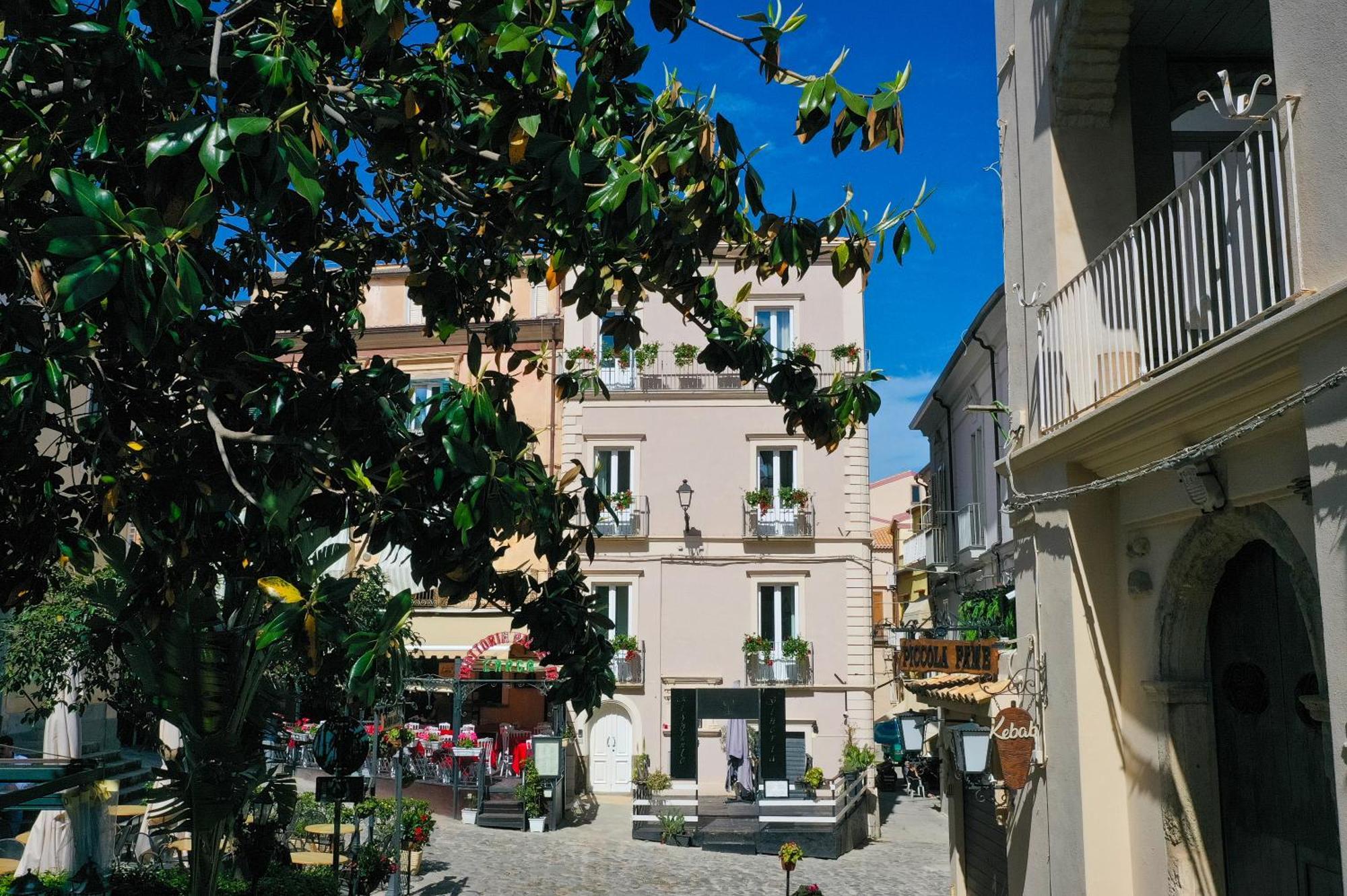 La Divina - Free Parking - Bed & Breakfast Tropea Luaran gambar